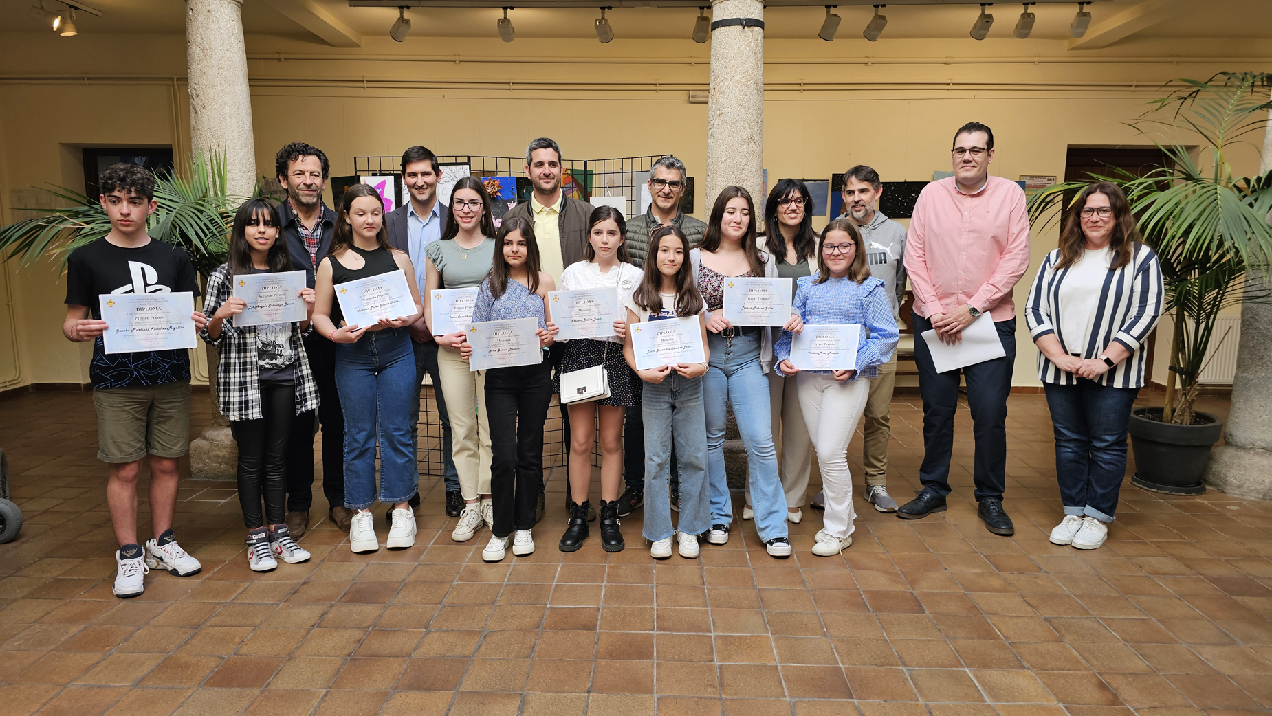 126 jóvenes artistas expresan su arte en el patio de la Casa de Cultura de Manzanares
